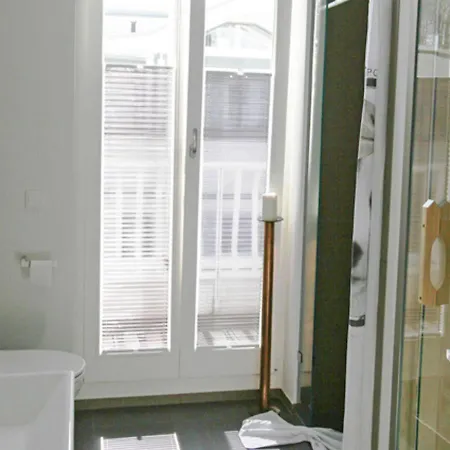 Johanna In - Penthouse 