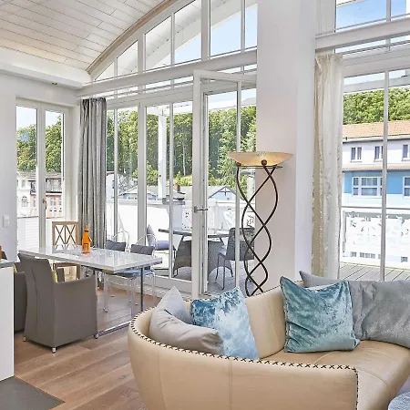 Johanna In - Penthouse 