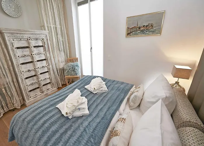 Johanna In - Penthouse 