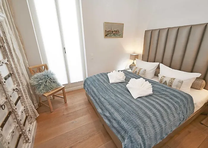 Johanna In - Penthouse 